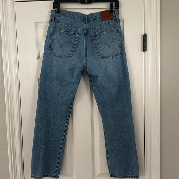 Levi's® Premium 501® ORIGINAL CROPPED WEDGIE STRAIGHT FIT WOMEN'S JEANS size 27 - Picture 5 of 10